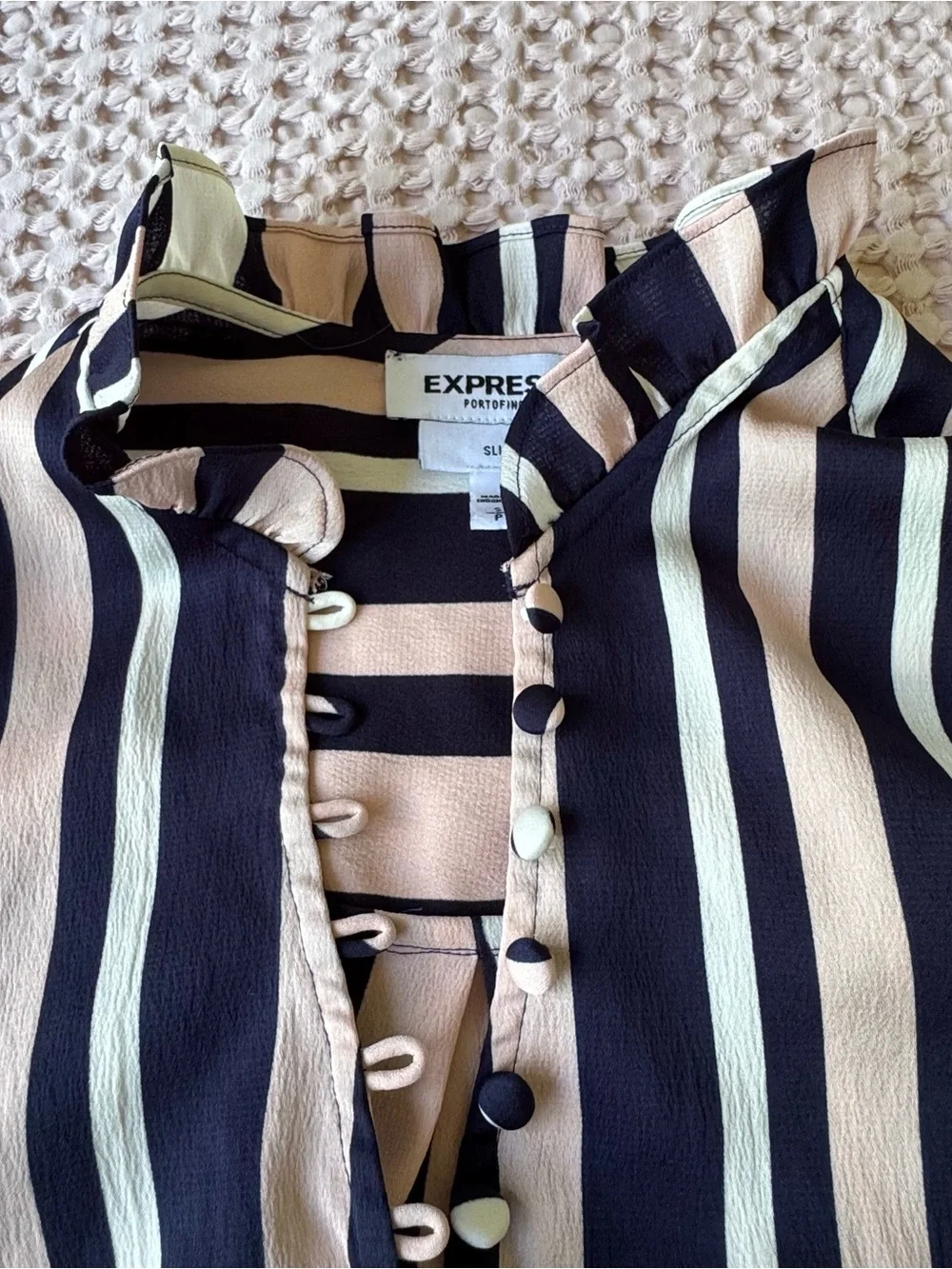 Express Portofino Blouse Striped Ruffle-Trim Button Front S Blush &Navy Preowned